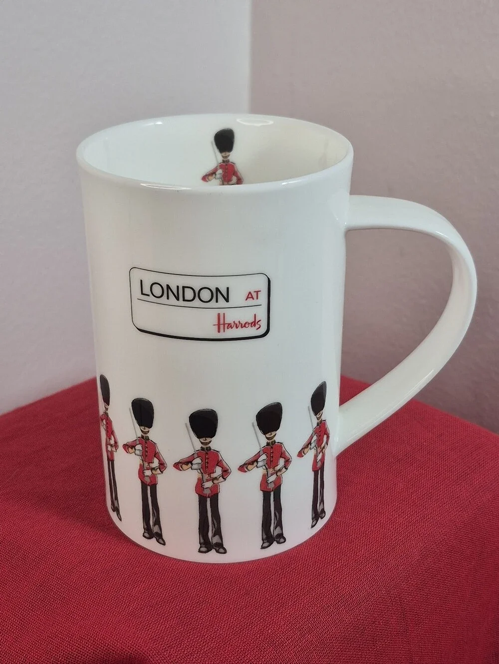 Vintage London at Harrods Queen's Guard Fine Bone China Coffee Mug 12 oz *Mint
